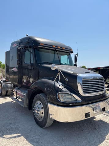 Main image Freightliner Columbia